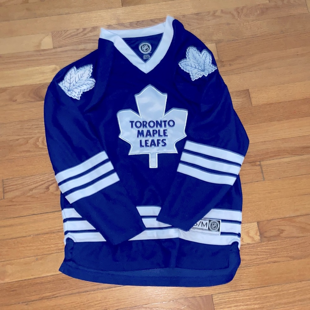 toronto maple leaves jersey, no name on back